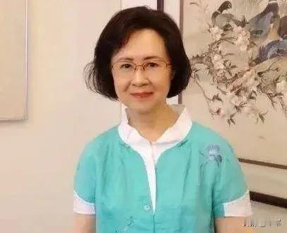 普通人若这样走了，别人会以为她经历着巨大的苦难而生无可恋，在琼瑶身上却是如诗般完
