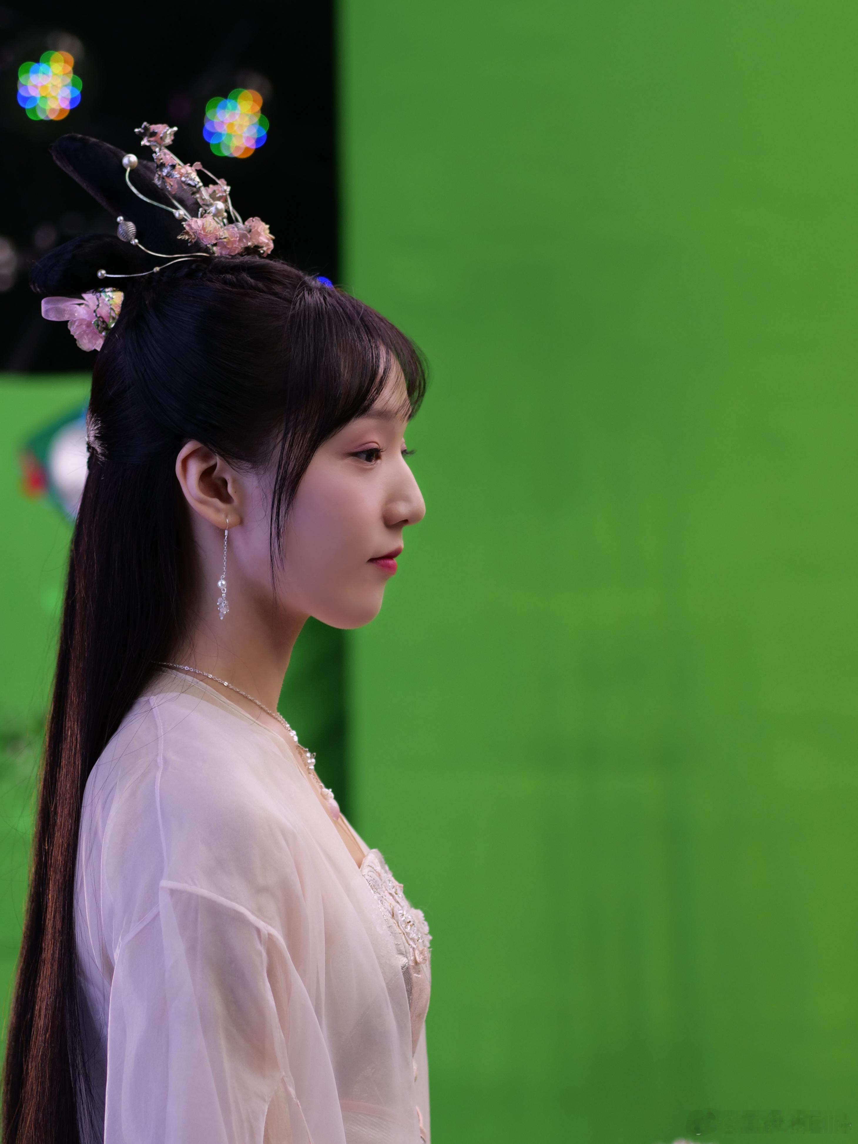 “若是有人欺负你，找到世上任何一朵芍药花都会帮你”[抱一抱]世上最善良的芍药🌸