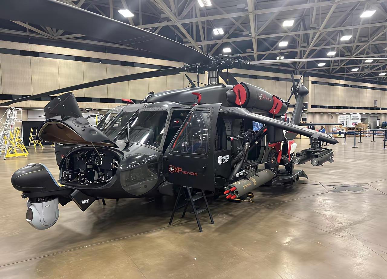 UH-60黑鹰直升机的最新改进型，不得不佩服美国在武器装备方面的扩充和改进能力，