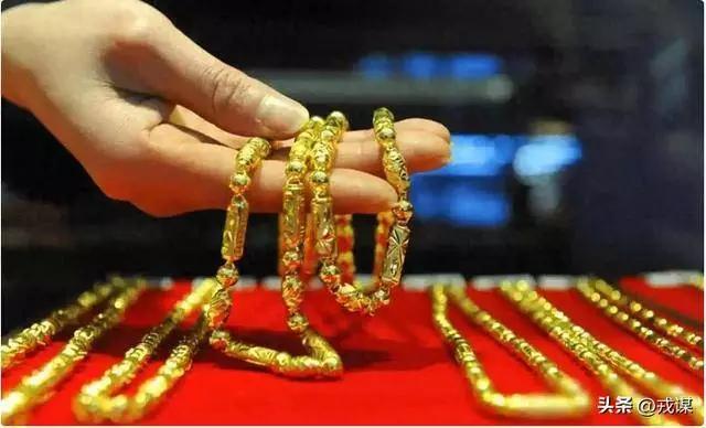 未来黄金会跌至350元吗? 最近好多人盼着黄金跌到350元/克去抄底，我看这就是