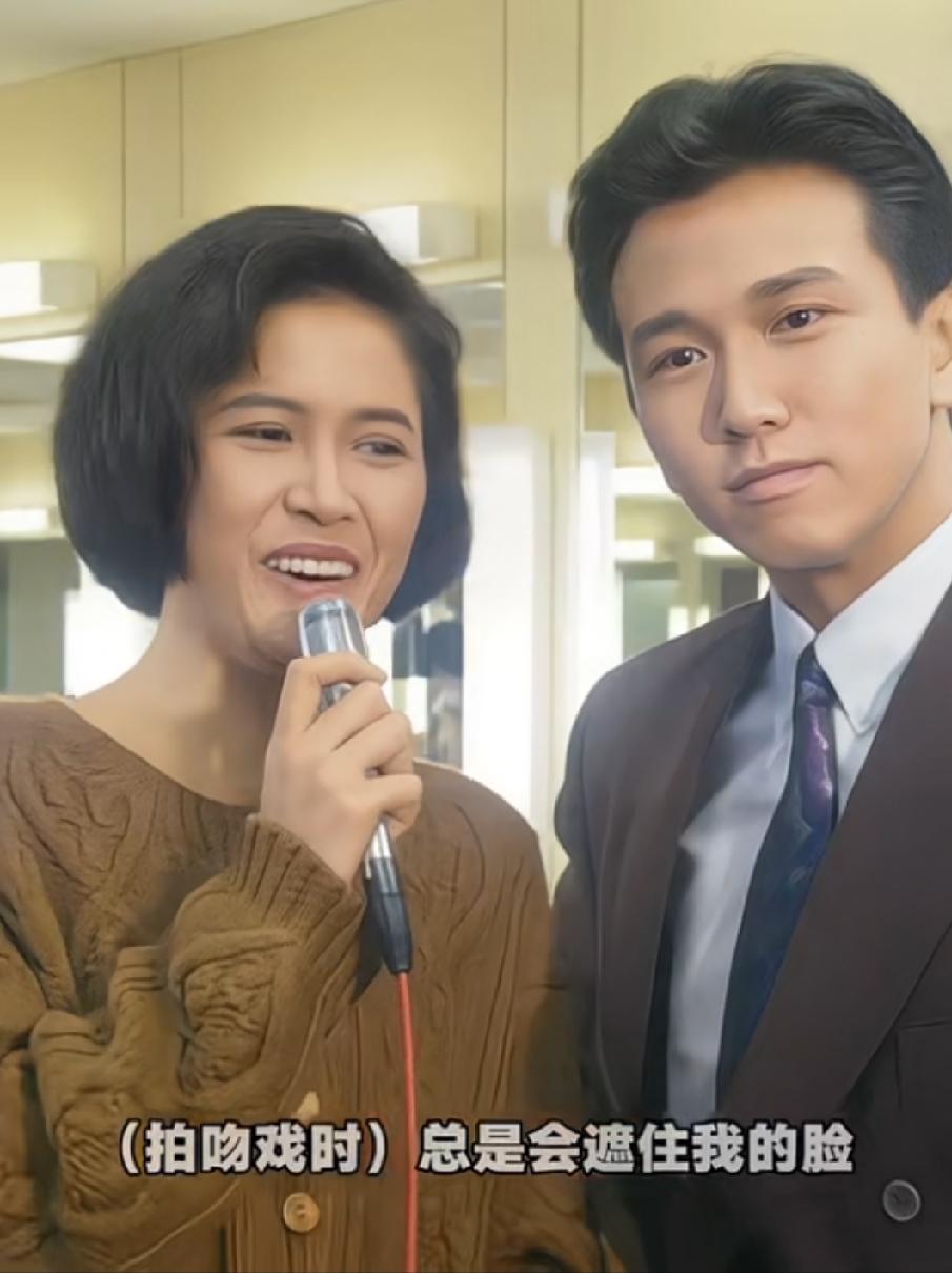 邵美琪说温兆伦拍吻戏老是挡住她的脸

温兆伦马上给大家演示一遍，把邵美琪都整害羞
