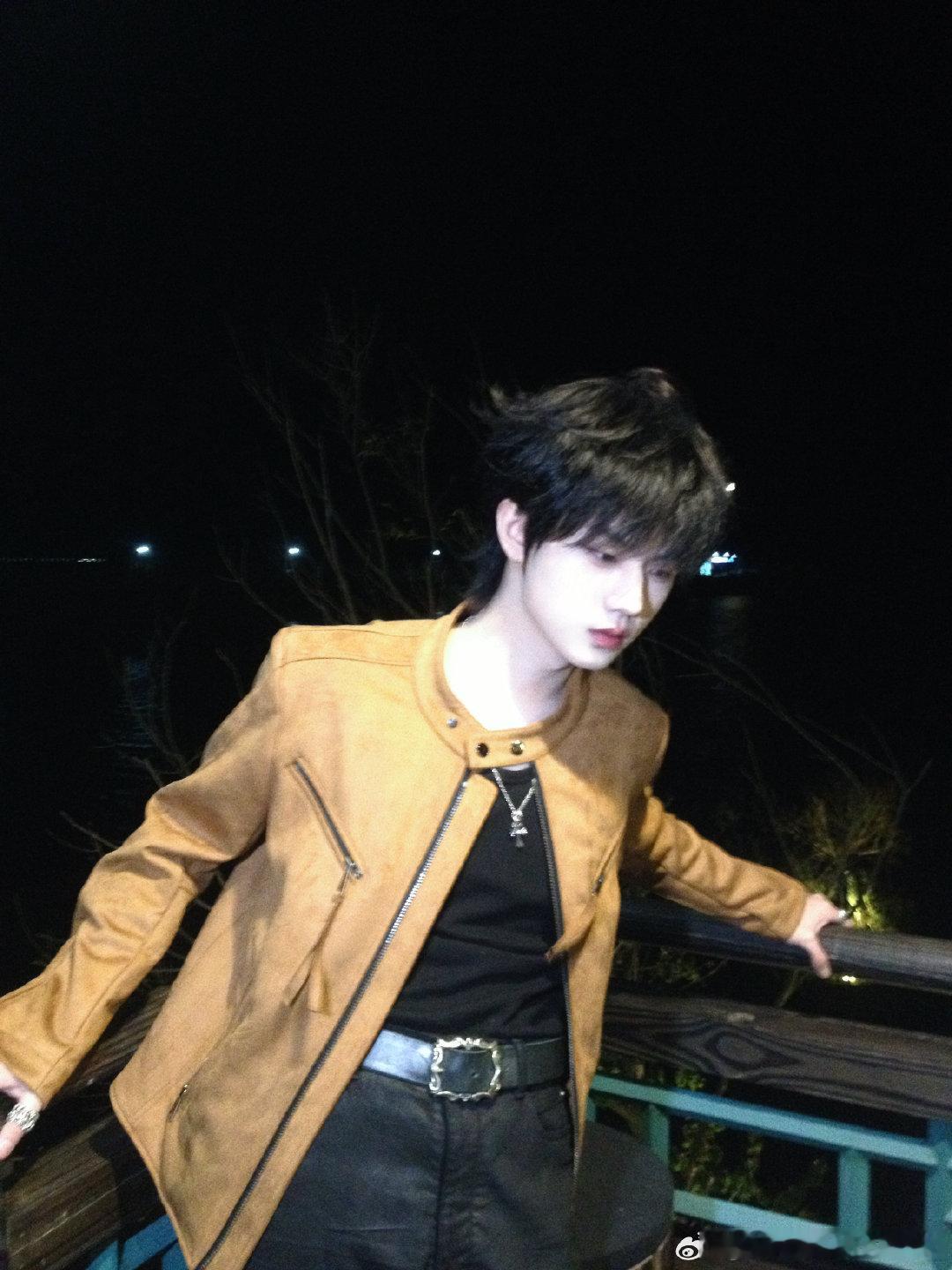 张子墨 𝒴ℴ𝓊 𝒶𝓇ℯ 𝒷𝒶𝒸𝓀𝓁𝒾𝓉 𝓌𝒾𝓉𝒽 