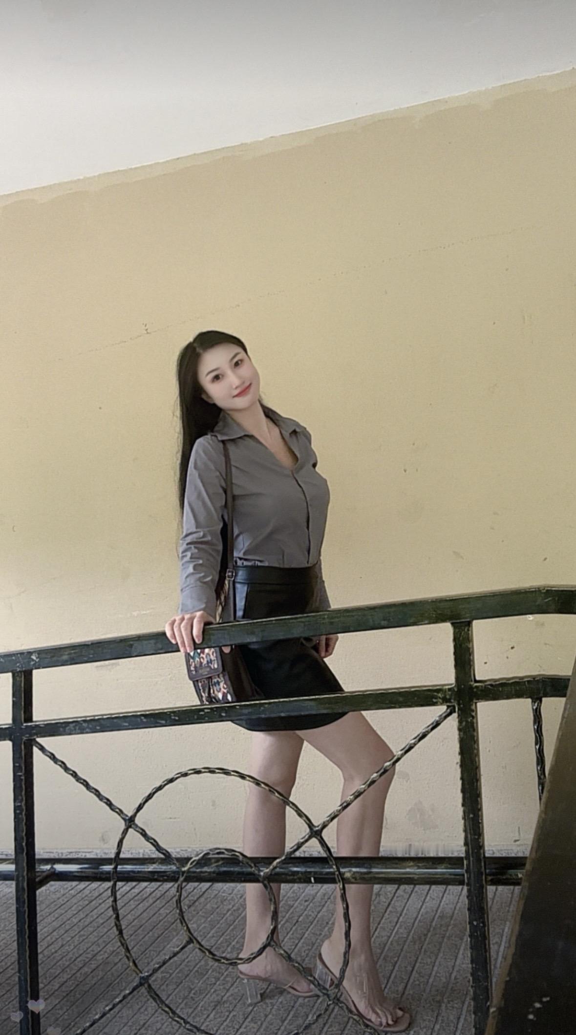 我们找男朋友，一定要找一个老实的：哪怕他没车没房没存款、只要两个人踏实过日子、一