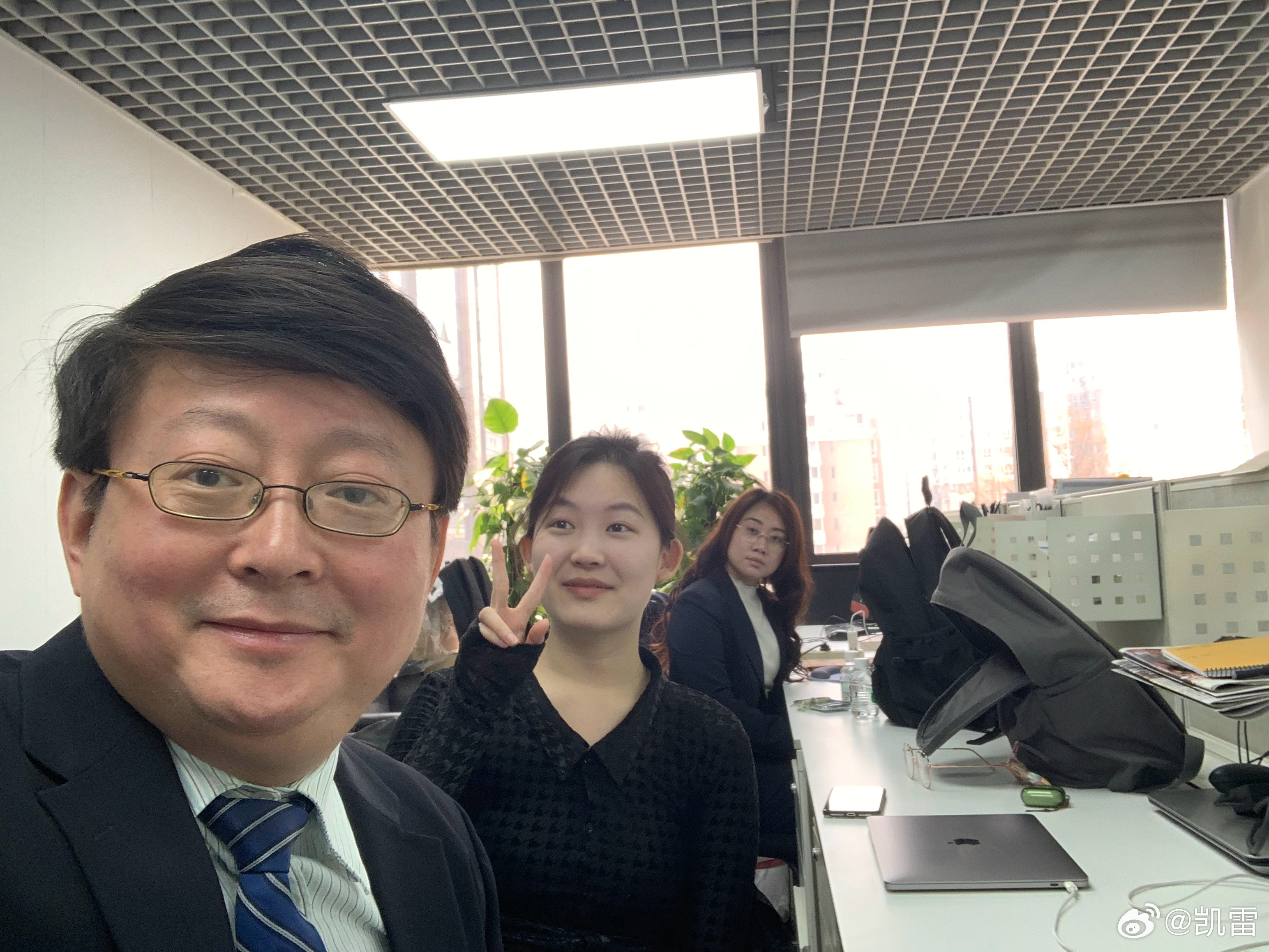 出发，小伙伴们，前往人民大会堂人大会议闭幕会 北京·人民大会堂