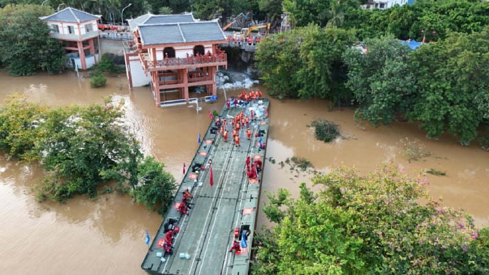广西洪涝一线的中国救援力量
 
连日来，广西多地遭遇持续性强降雨，大范围洪涝灾害