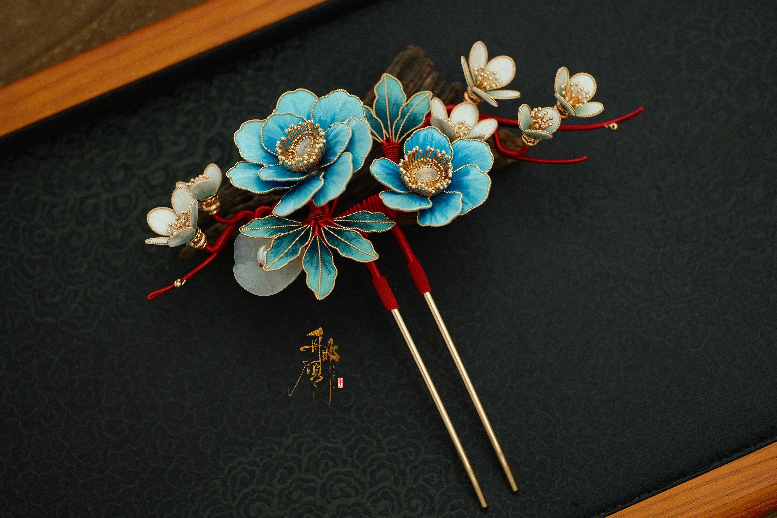 用中国传统色，做中国传统花～配色有点戏曲风的翠蓝牡丹发钗。