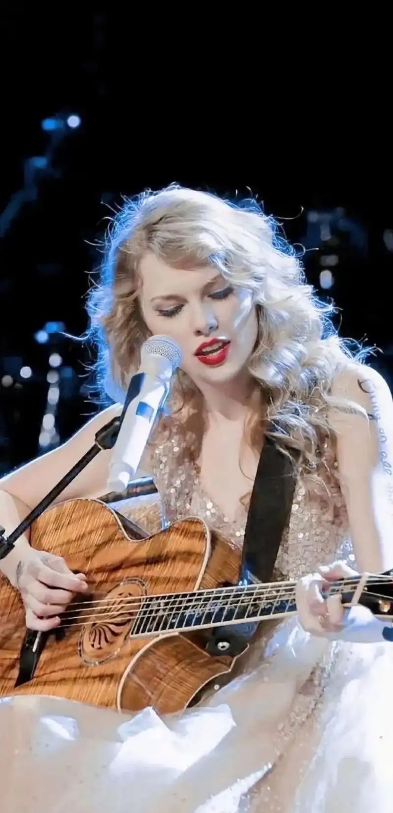 曝霉霉将于明年6月13日结婚恭喜霉霉！为了613婚礼豪掷千金也太甜了吧😂一组高