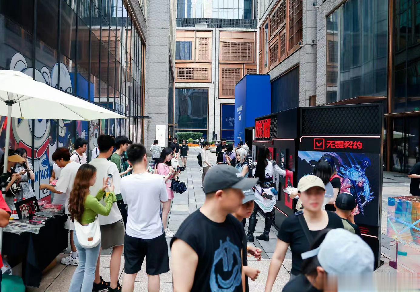 #无畏契约音乐登陆上海外滩#上海外滩，一场沉浸式的音乐试听盛宴你去了么？无畏一击