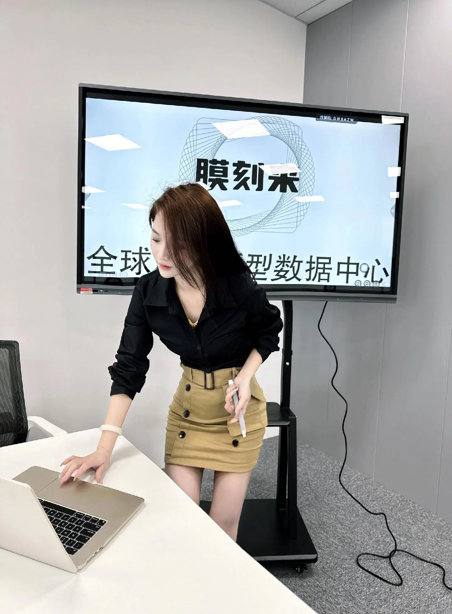 前几年没挣到钱，还能拿疫情当借口，但是今年呢，都已经八月了，还是没挣到...