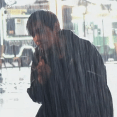 张若昀新剧雨中崩溃梦回祺贵人下线 高风的雨中崩溃太有冲击力！寻母线索落空的绝望，