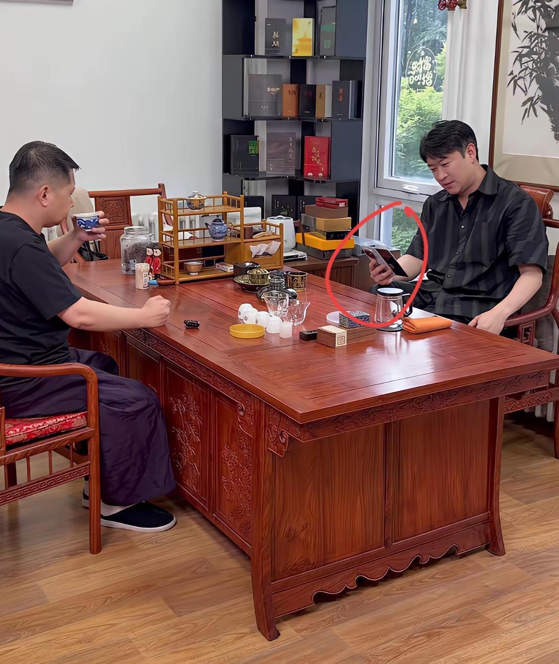 曹云金用的手机是什么牌子的？一个月3000元，能不能买得起
