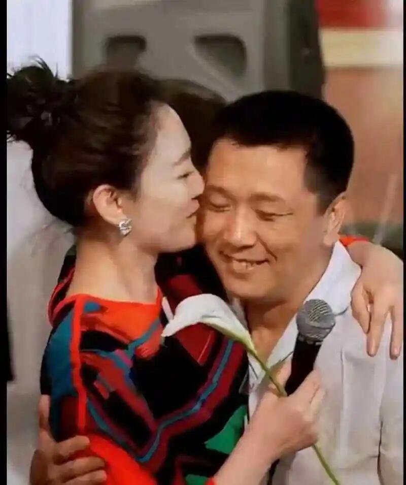 结婚11年❗李小冉婚姻真的很幸福啊！！ 