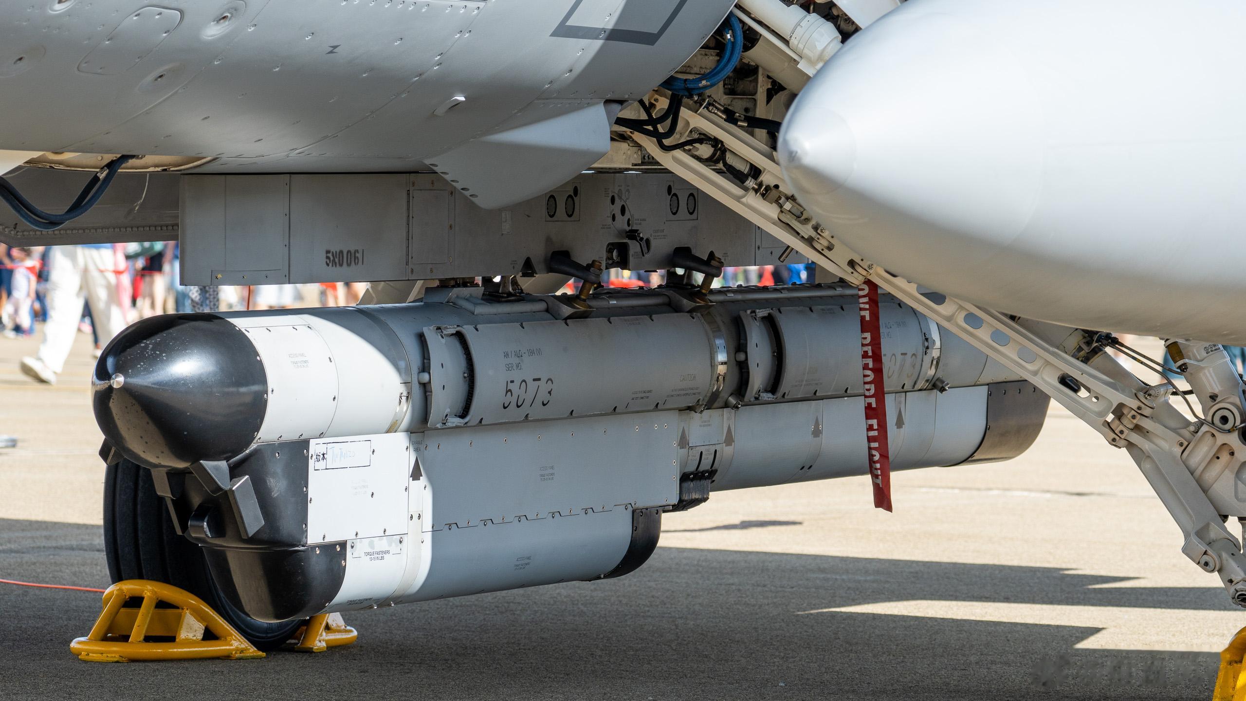 对岸F-16V挂载的AN/ALQ-184电子对抗吊舱#武器装备[超话]##航空[