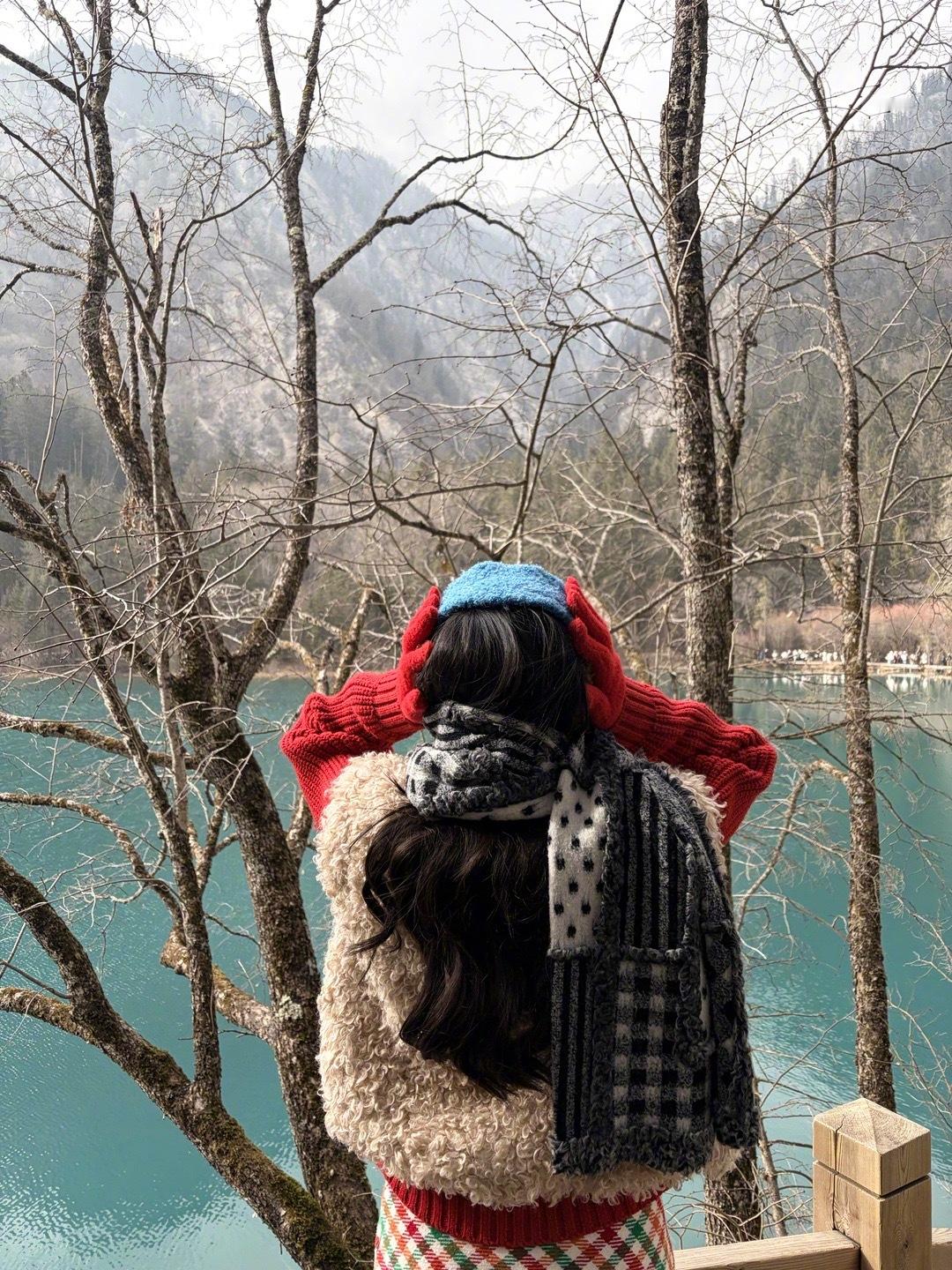 在大自然里更新能量湖水始终平静不知不觉带走坏情绪时间慢得像要停下来🫧世界只剩下