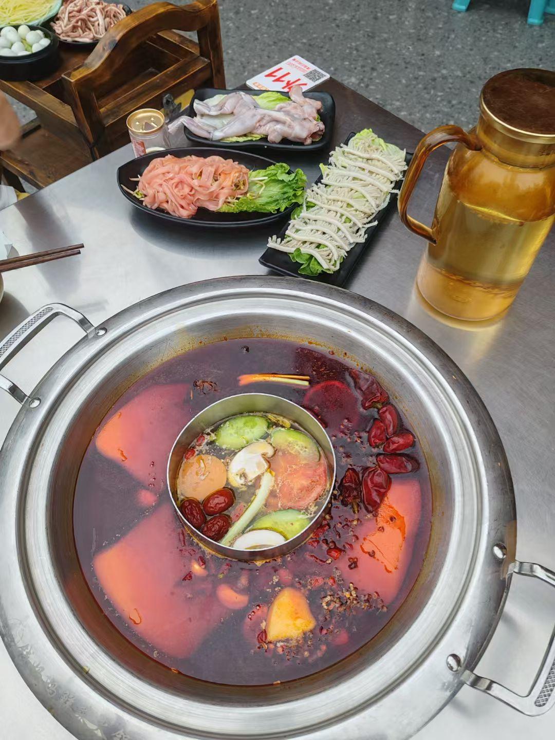 🍲“专程打卡网红美食？我劝你别！”

看了无数人晒图排队，我却从没为哪个网红美