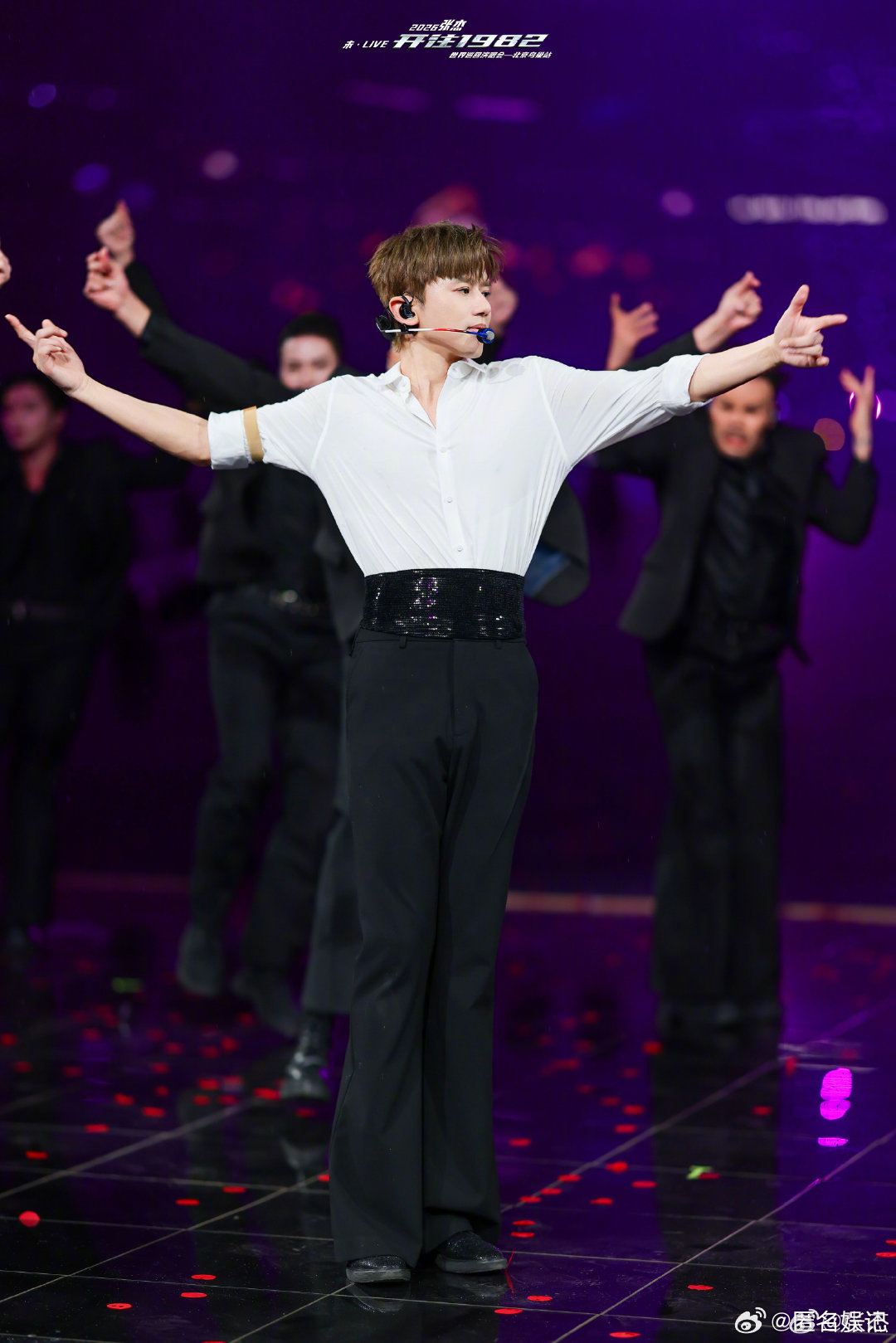 张杰张杰从云端唱到人海一步一温柔，一步一热爱，张杰从云端唱到人海，永远动人 