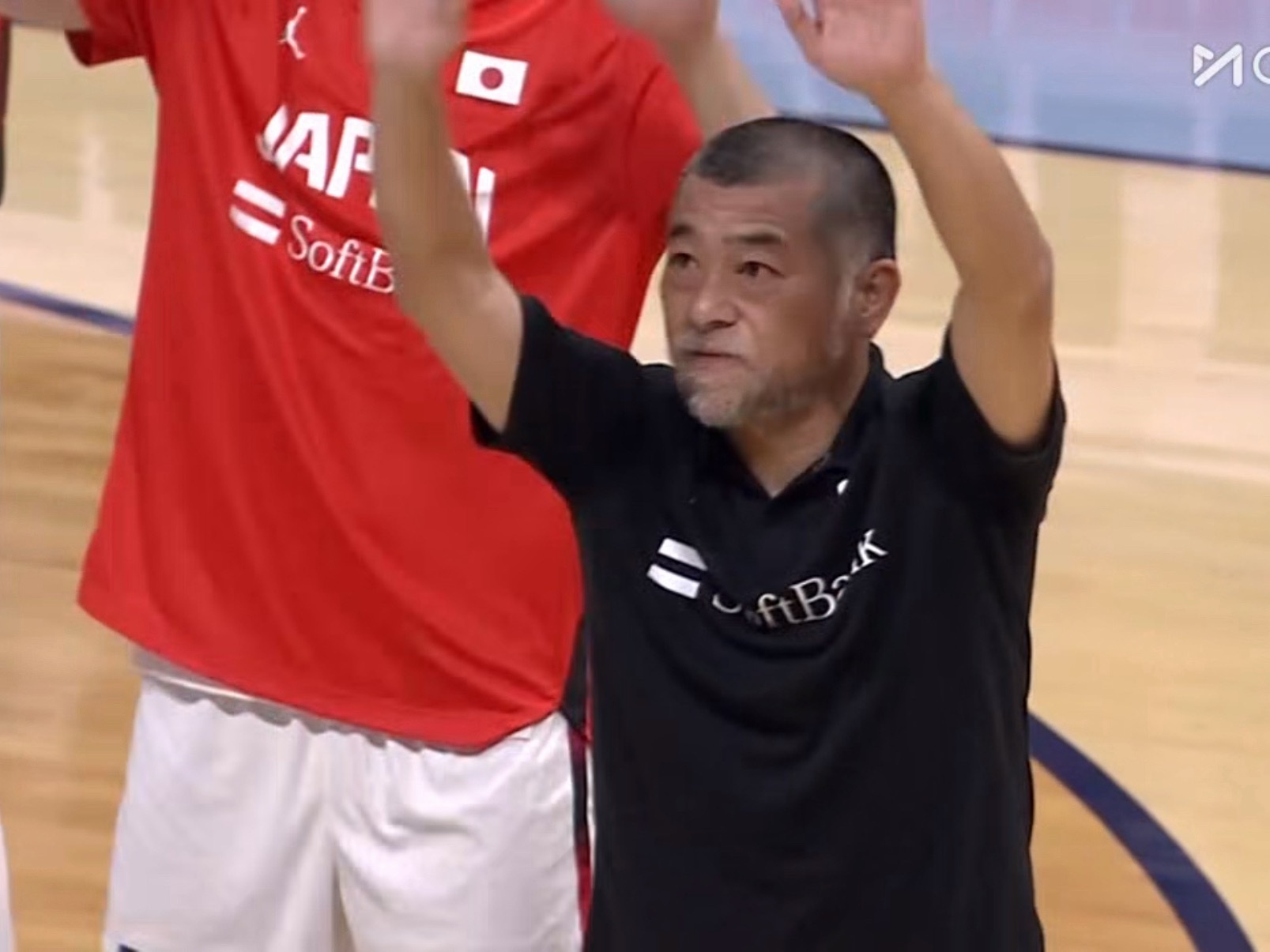 日本男篮在搞什么，最后计时器也够抽象… 