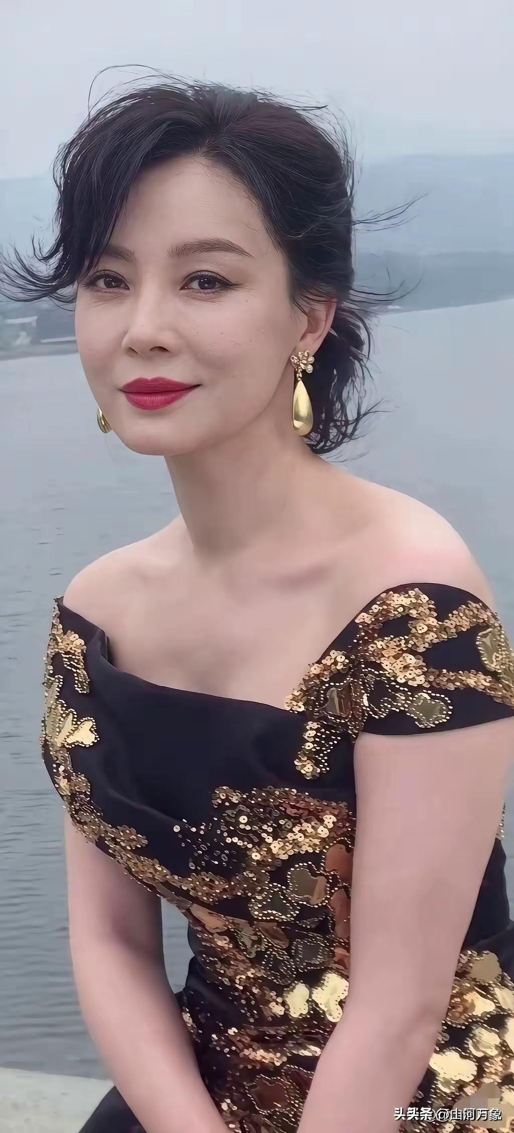 人过四十天过午，五十岁一年不如一年。
年过百半，你有爱情焦虑症吗？