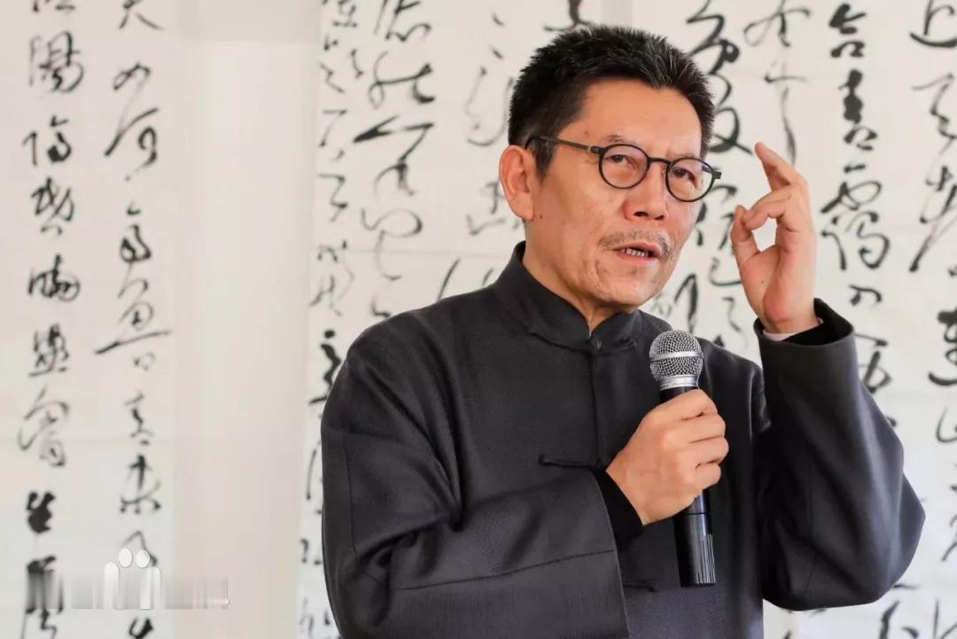 不管张旭光先生说的对或不对、有道理与否，但是他的说法听起来还是有点特殊的味道的。