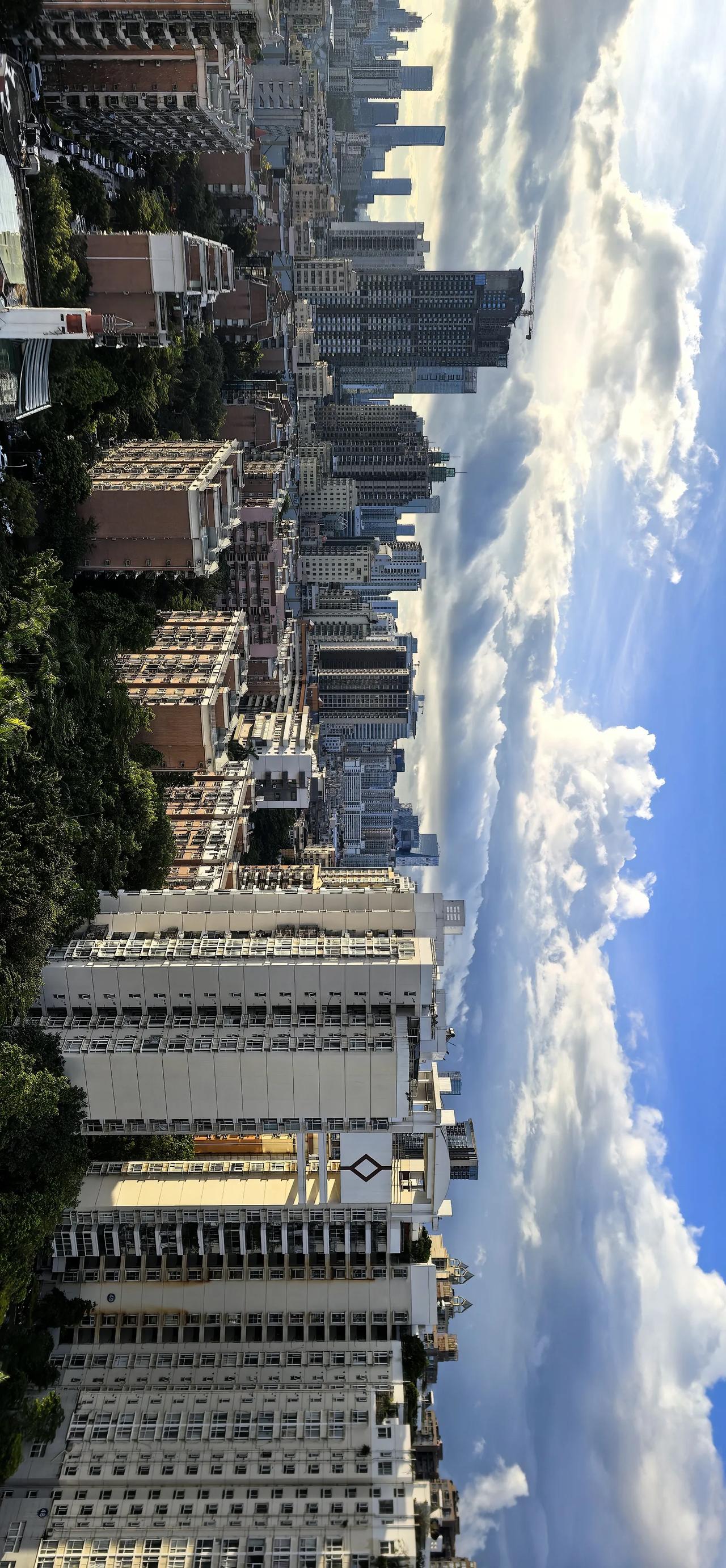 新雨之后的窗外风景，一张是向东拍摄，另一张是向西拍摄。
发现深圳美好