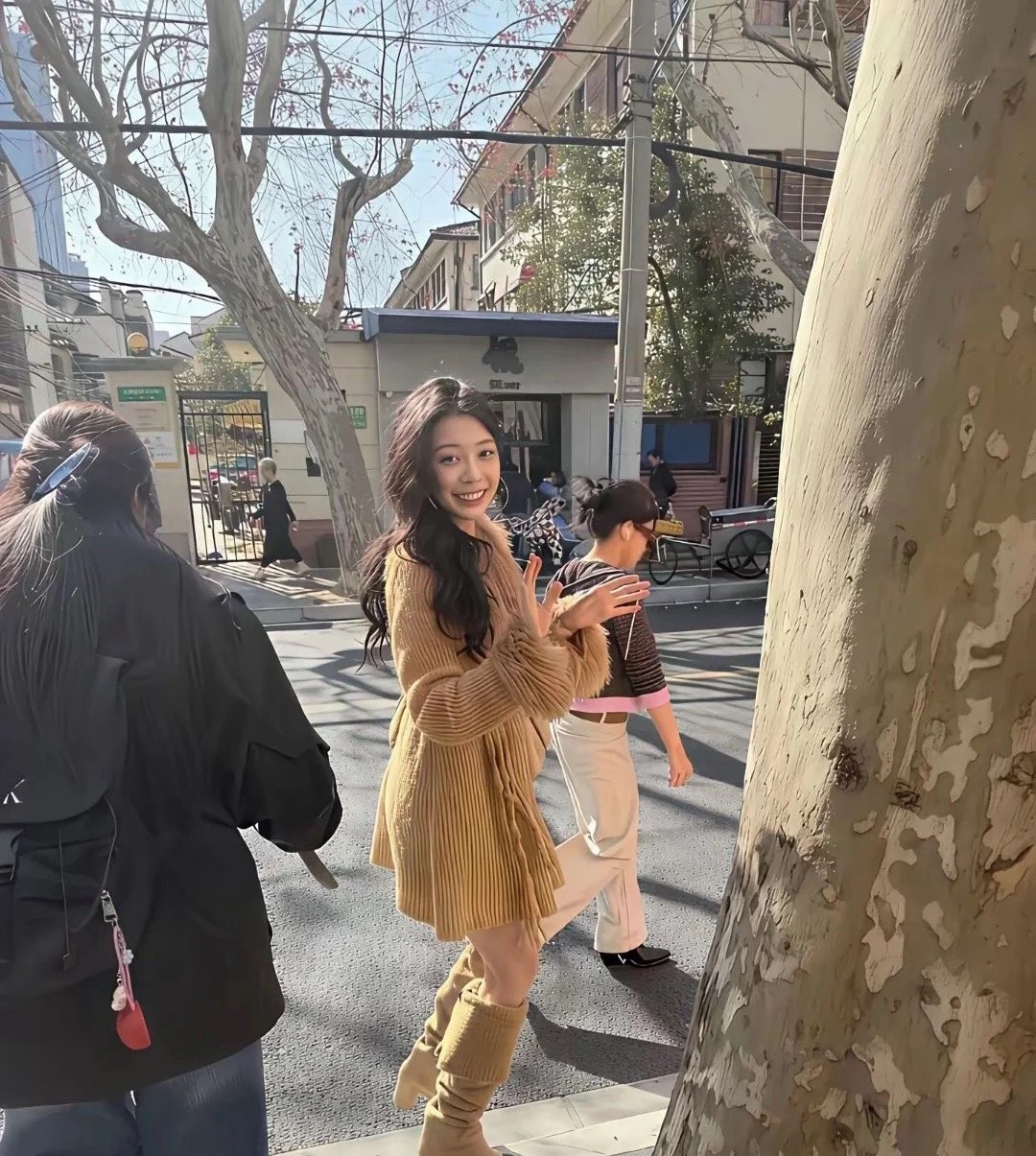 我都没认出来 这比电视上漂亮百倍 
