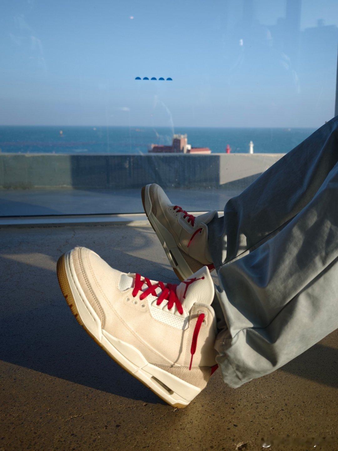 马上走，马上拍，马上感受…飞驰的，人生Air Jordan 3 x Levi's