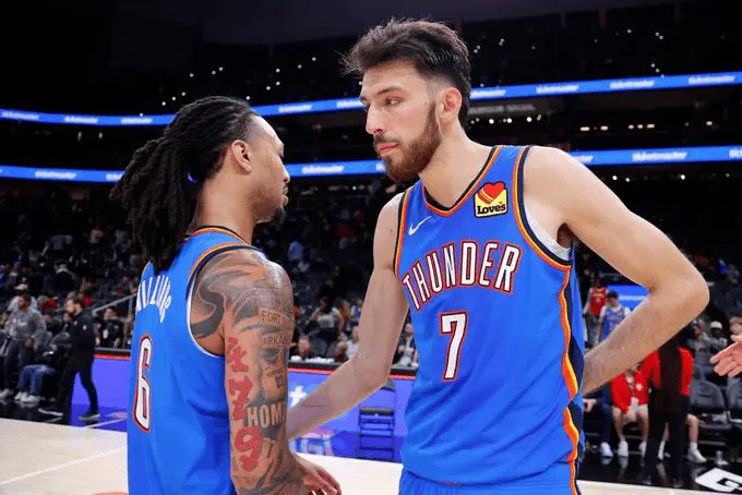 马刺[超话] 体育画报预测了NBA新赛季实力排行榜： 1. 纽约尼克斯2. 圣安