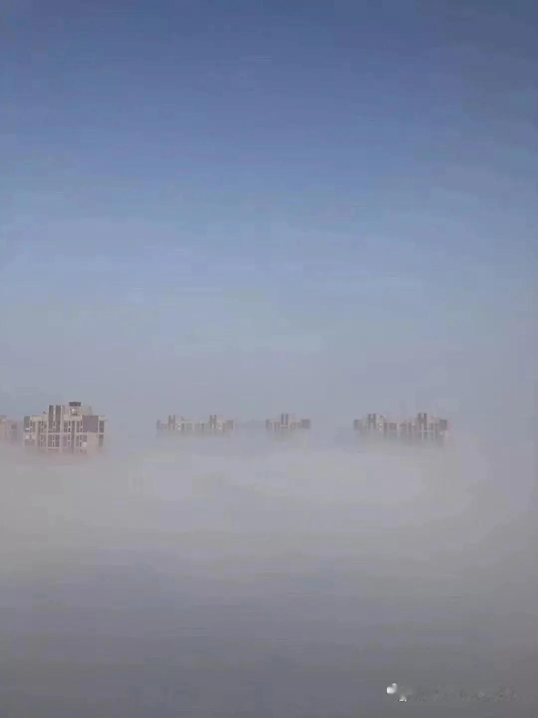 如果真的存在平行空间，你大概率和现在不一样，甚至可能完全是另一种人生。
 
简单