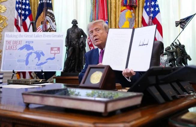 以其人之道还治其人之身！几十艘美国货船堵成长队，加拿大摆明要让特朗普颜面扫地。