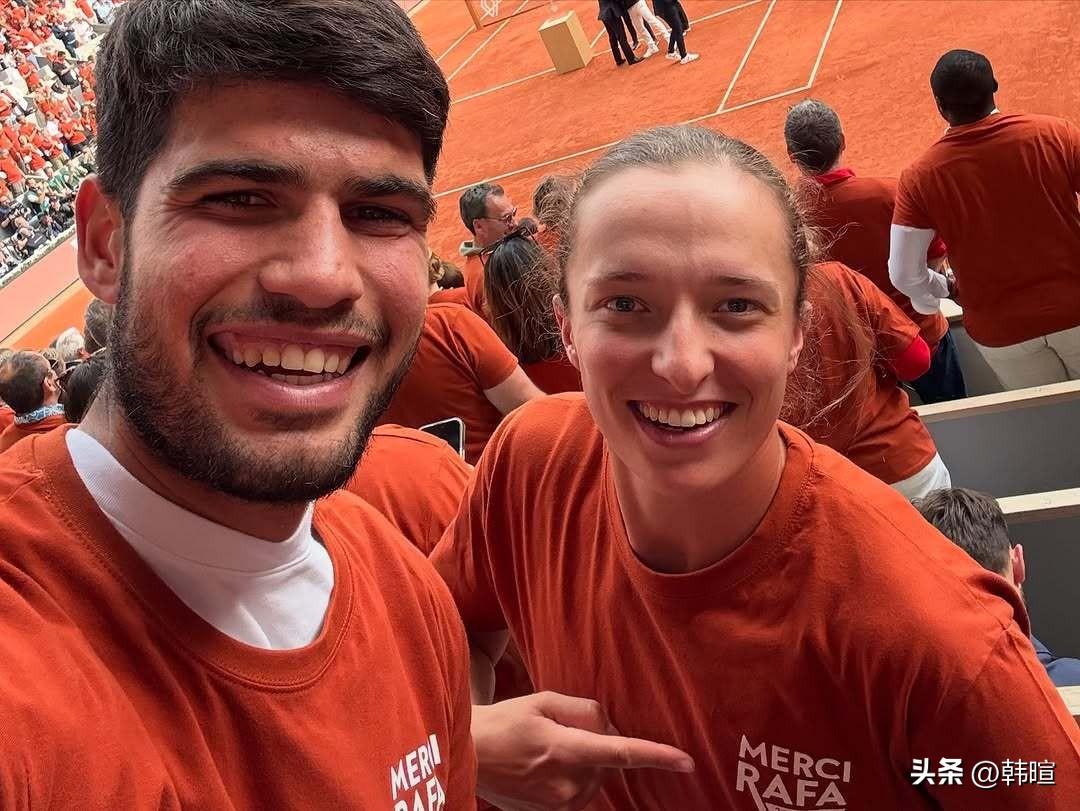 在萨巴伦卡接受男友的求婚之后，突然想到了另外一个问题：当今网坛最顶级的球员中，似