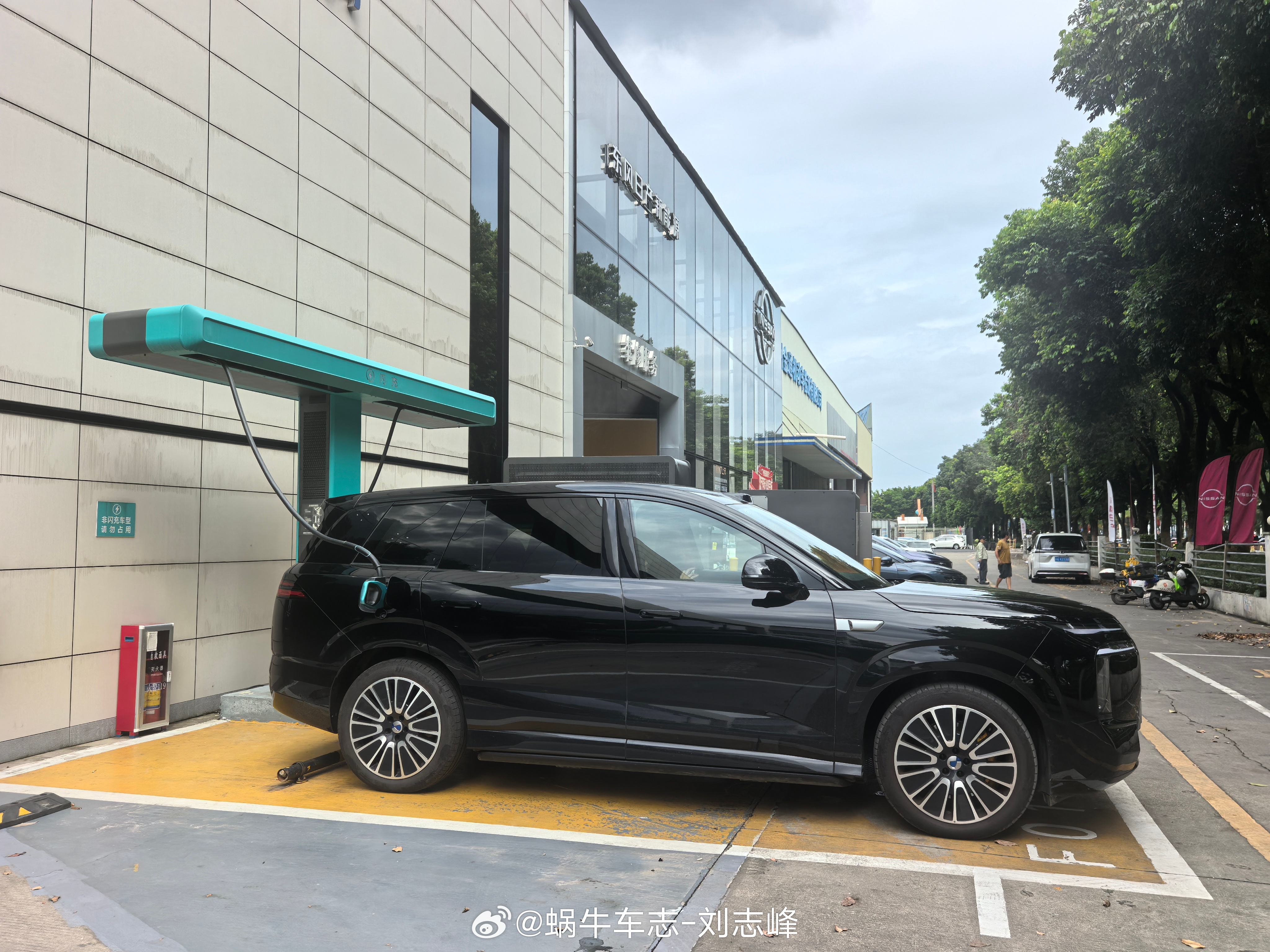 高速充电充至80%被迫离场来试试比亚迪闪充，目前人少、超快 ​​​