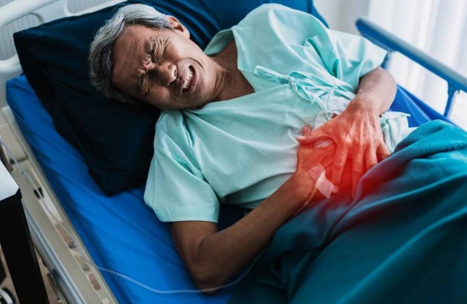 医生总结：人患恶性肿瘤前2年，身体一般会出现5个预警信号：
坐门诊这些年，最可惜