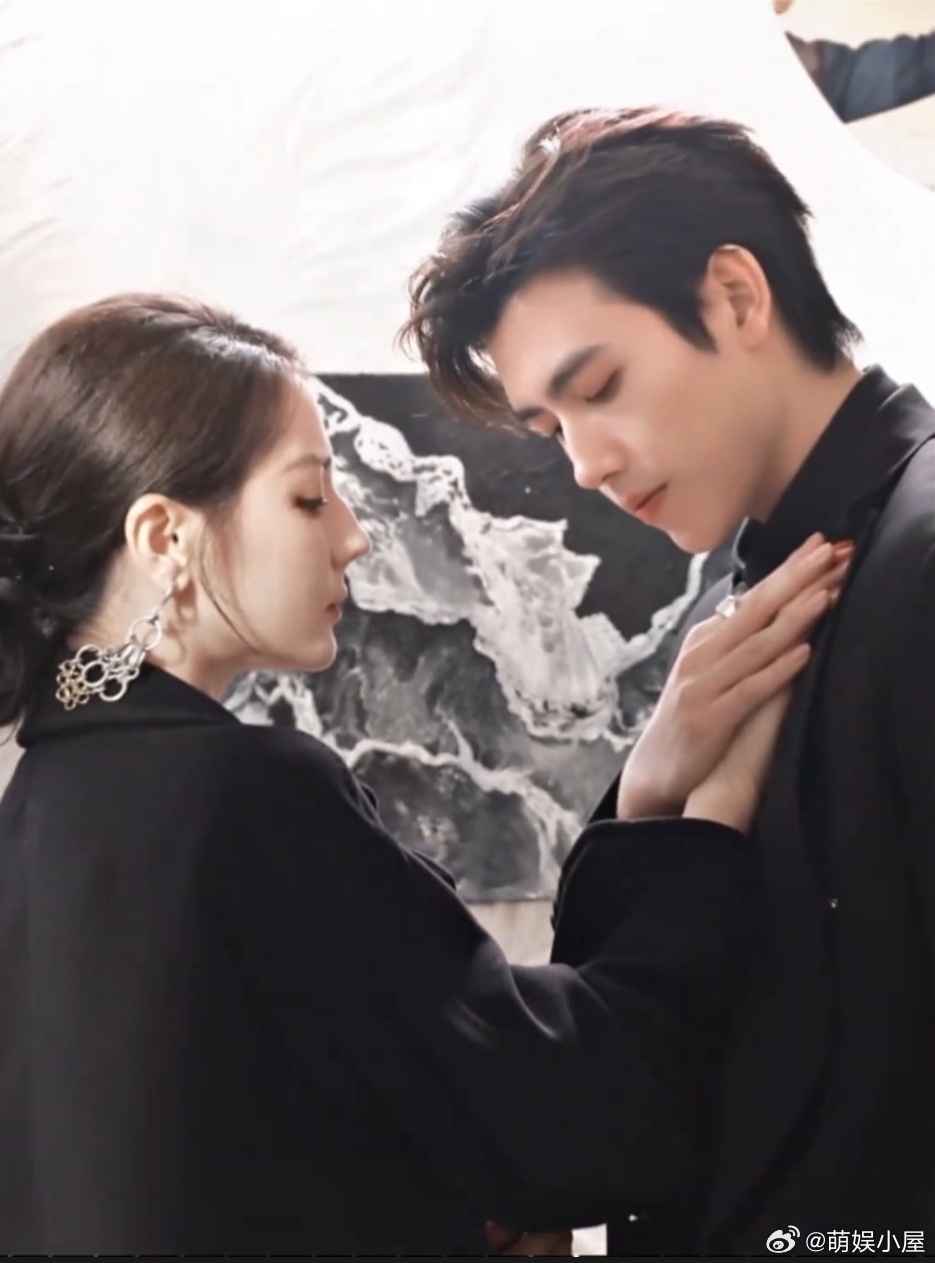 四百岁祖宗穿越后反宠娇蛮大少爷陈飞宇迪丽热巴短剧预告白日提灯 剧宣新思路来啦😜