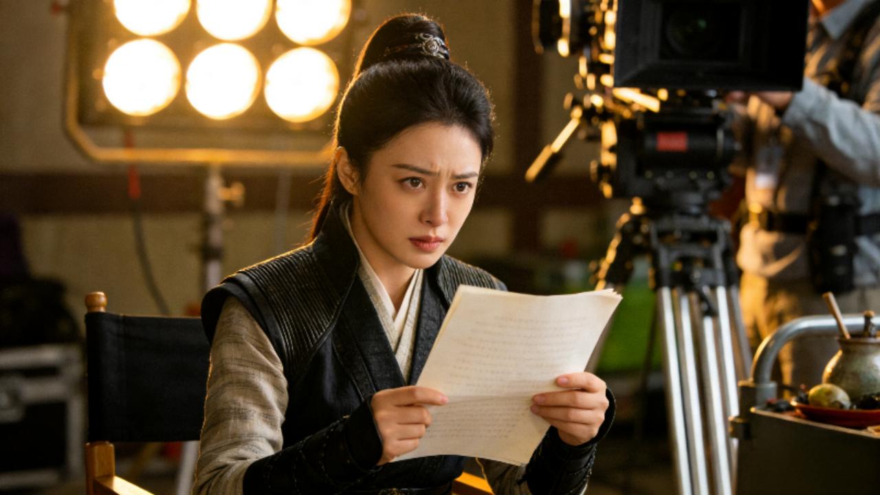 蒋欣被粉丝喊妈妈，一句反问笑翻全网，戏外直爽太圈粉
 
近日蒋欣凭一句灵魂反问刷