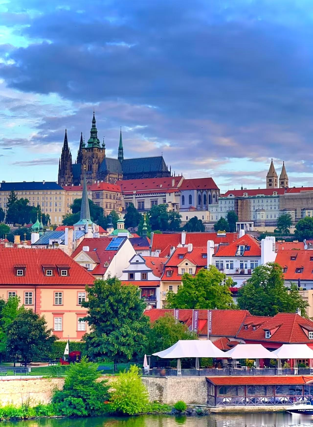 明月行天下107：欧洲 • 捷克共和国 🇨🇿🌈布拉格 Prague💛歌.