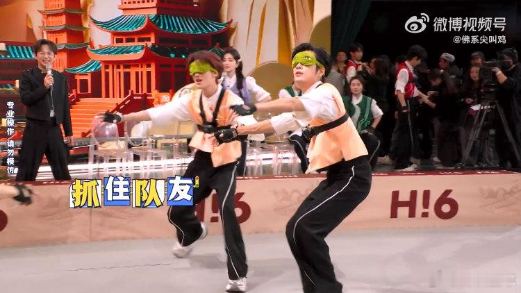 丁程鑫有仇当场就报了你好星期六 丁哥这波操作太秀了！被张颜齐误伤电到怀疑人生后，