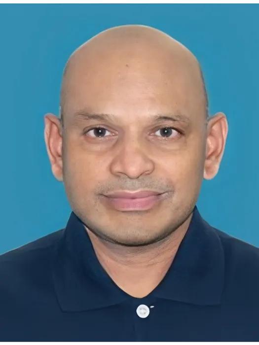 拉马克瑞斯纳·西拉姆全职加入清华大学也是“如虎添翼”，他撰写书籍已经在剑桥大学出