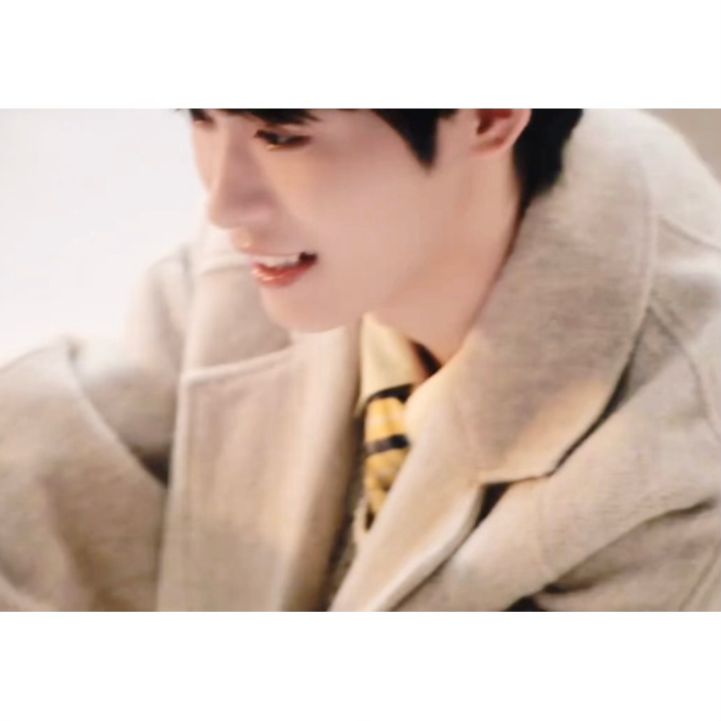 恭喜梓渝解锁新代言！好温柔好帅气的梓渝啊，尤其是看到小梓渝撸猫、撸狗这个画面真的