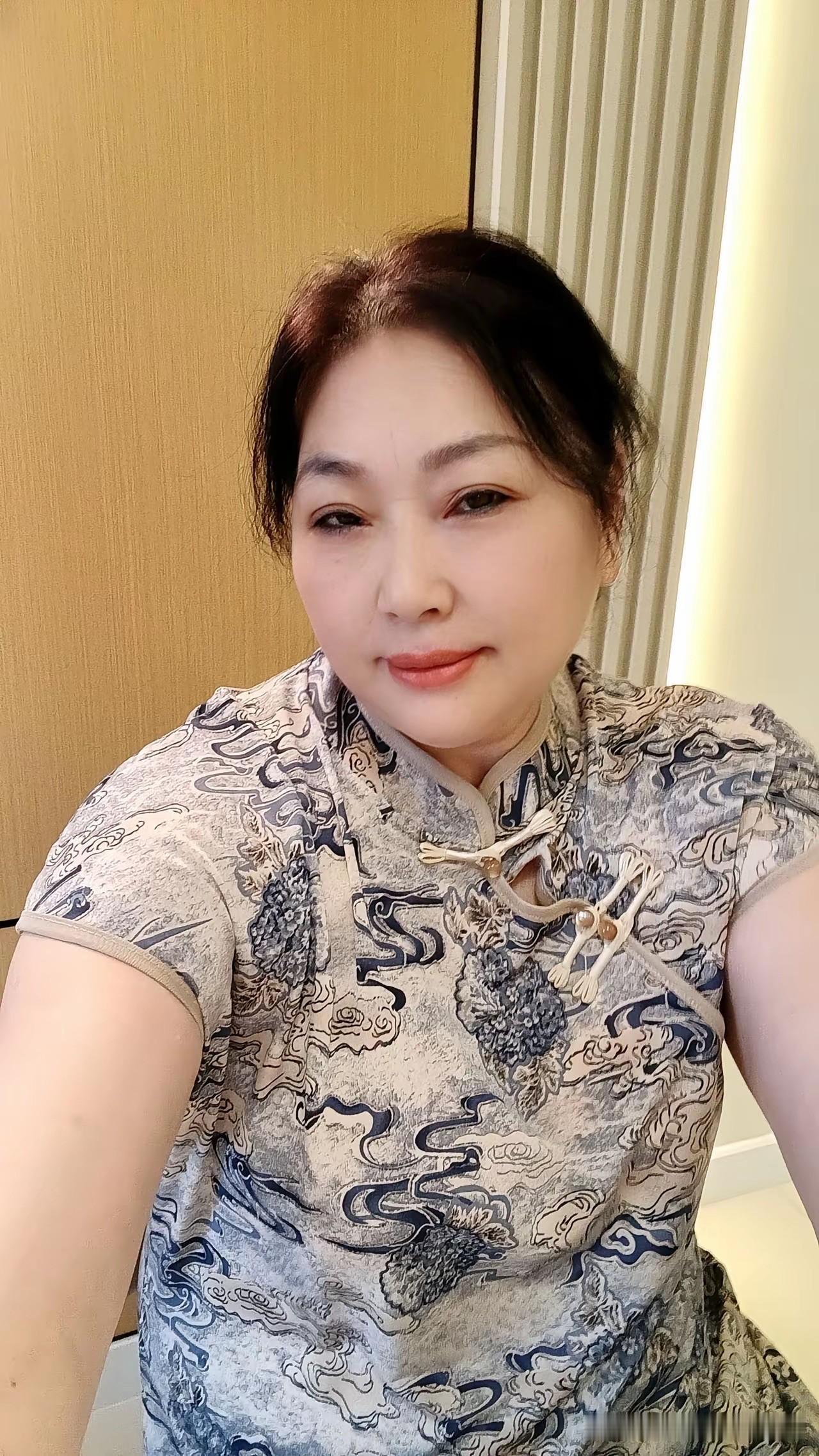 男人要想成大事
就远离女人
天天一门心思只想着搞钱就对了
早睡早起
保持自己充足