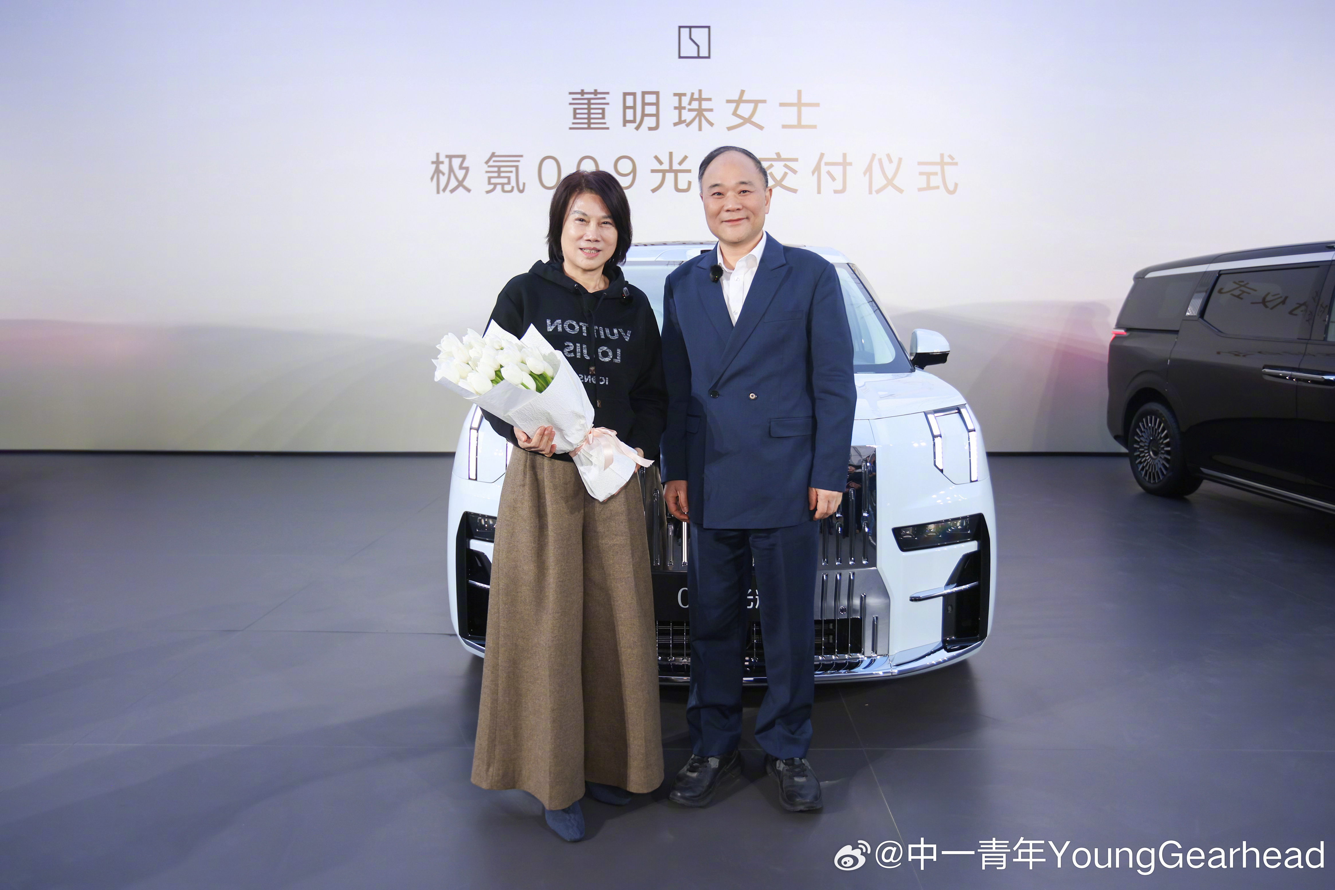 董明珠回应换车称中国汽车看吉利我听见原话了，她说：买车不就图个吉利？大v聊车