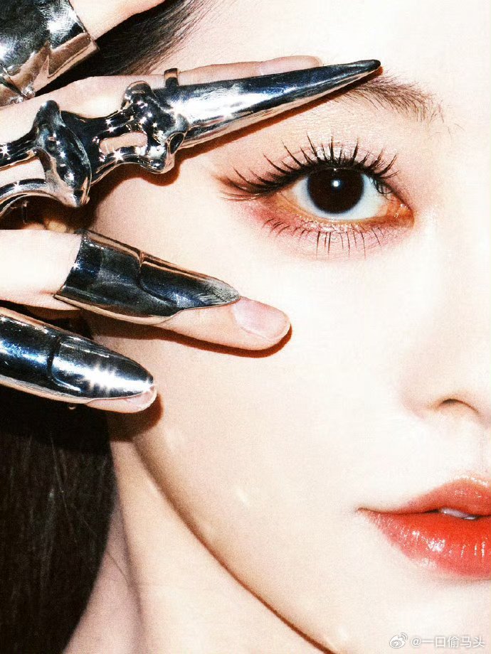 祝绪丹AI美姬祝绪丹造型已经进化到脸饰了祝绪丹这脸饰直接焊死在脸上吧！赛博科技感