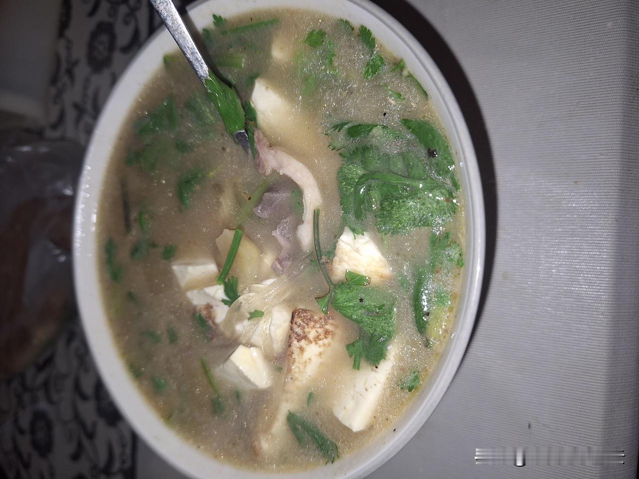 羊杂汤很美味，专家说内脏里嘌呤过高，易引起骨骼中钙离子流失，我因势利导，放块豆腐