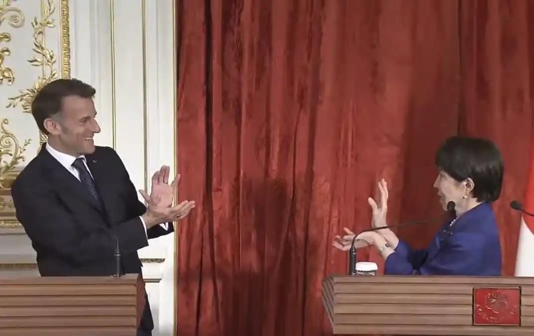 马克龙果然是变色龙，前脚刚跟日本商量着要联合起来对抗中国，刚回法国就向我们表示法