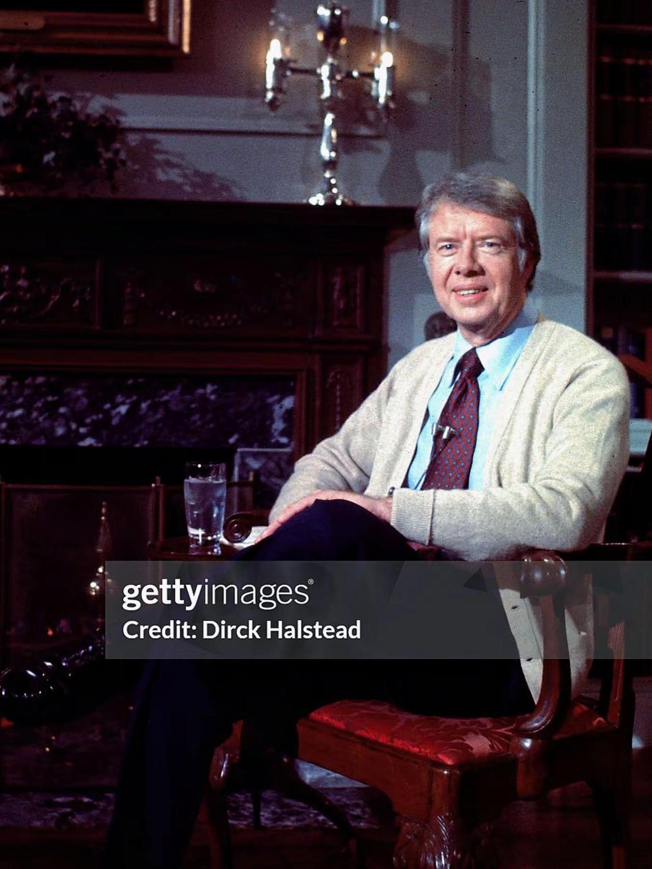 1977年公开倡导全民节约能源。1977年卡特入主白宫的13天后，卡特公开倡导全