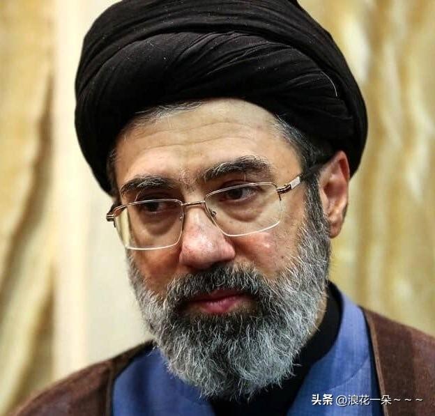 夜已深，
赶紧洗洗睡吧！
明天早晨一大早醒来，就能看到新任的伊朗最高领袖讲话的内