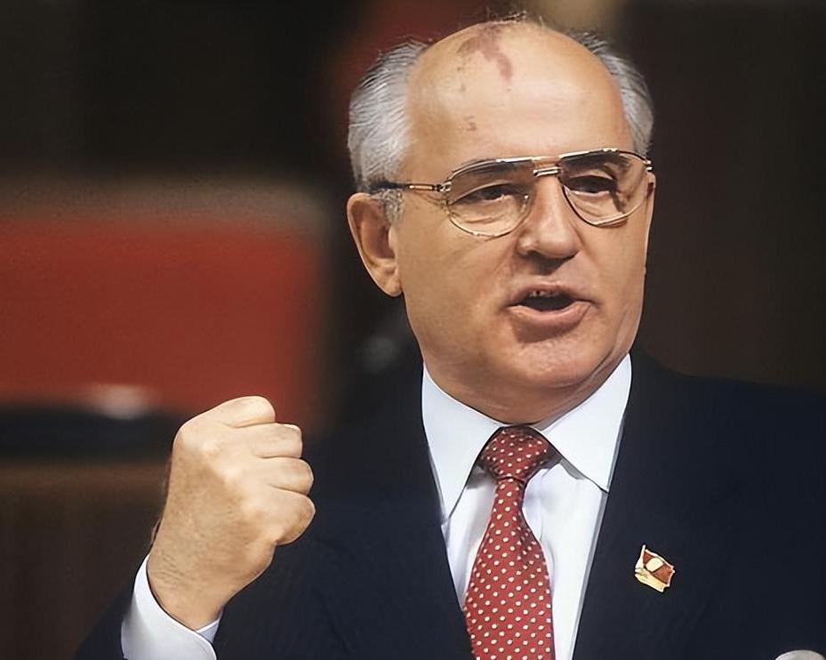 美国之所以在世界上如此横行霸道，与前苏联最后一位领导人戈尔巴乔夫有很大的关系。戈