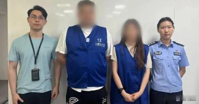 30秒10个西瓜砸在瓜贩脑袋上！男子因同行女子与西瓜摊贩发生口角，竟在30秒内接
