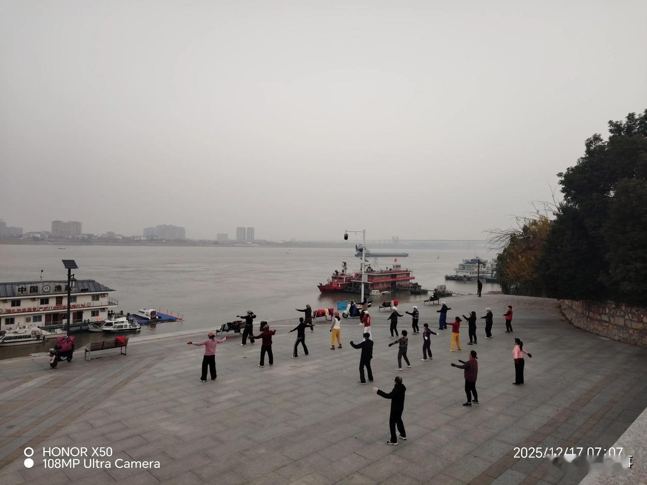 相信人工智能能帮助人类