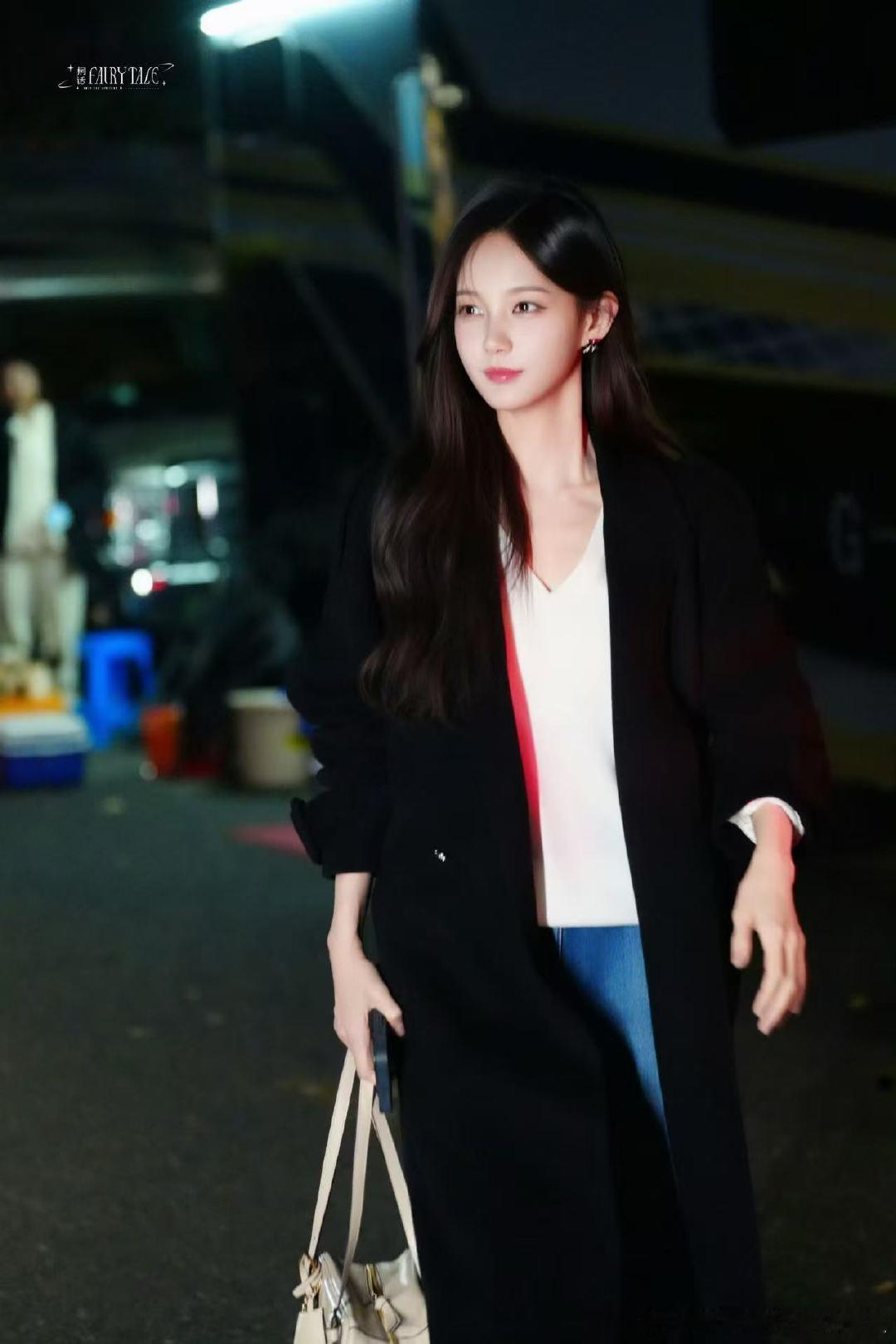 李一桐美人余路透美成啥了 李一桐美成这样是合理的吗？！路透镜头在她面前自动切换成