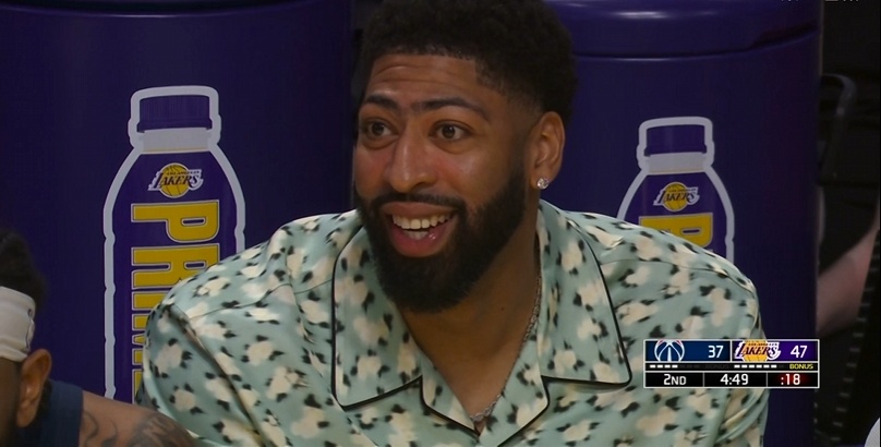 浓眉来比赛现场观战了！！想你想你想你！奇才vs湖人nba